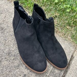 10W Time and Tru Black Booties